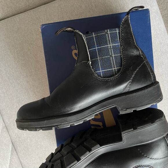 Blundstone Black Leather Checkered Side Chelsea Boots (7) - Picture 5 of 11